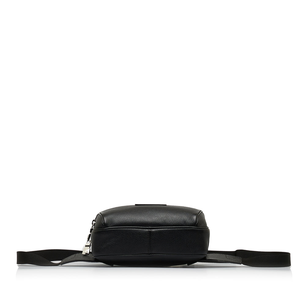 Louis Vuitton Taiga Outdoor Bumbag Black